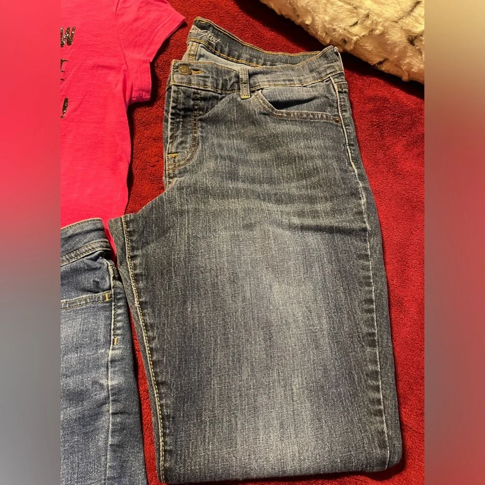 💫 Lot of 3 ~ Girls 12-14 BUNDLE OF DESIGNED TEE/1 SHORTS & 1 JEANS Just for Her